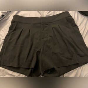 Black dress shorts torrid size 16